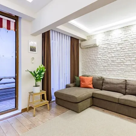 Missafir Exquisite Flat With Backyard And Excellent Location Near Trendy Attractions In Nisantasi, Sisli Apartment Istanbul