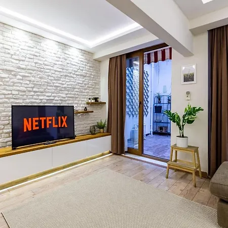 Apartment Missafir Exquisite Flat With Backyard And Excellent Location Near Trendy Attractions In Nisantasi, Sisli