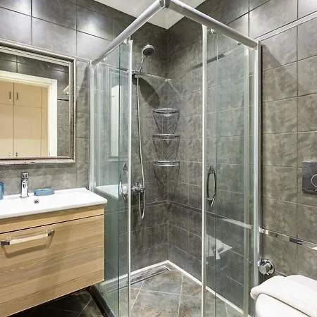 Apartment Missafir Exquisite Flat With Backyard And Excellent Location Near Trendy Attractions In Nisantasi, Sisli