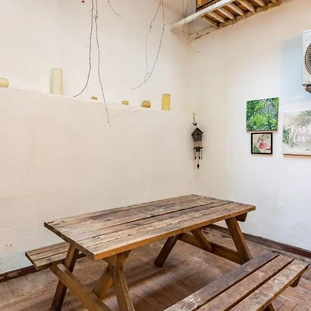 Missafir Exquisite Flat With Backyard And Excellent Location Near Trendy Attractions In Nisantasi, Sisli Apartment Istanbul